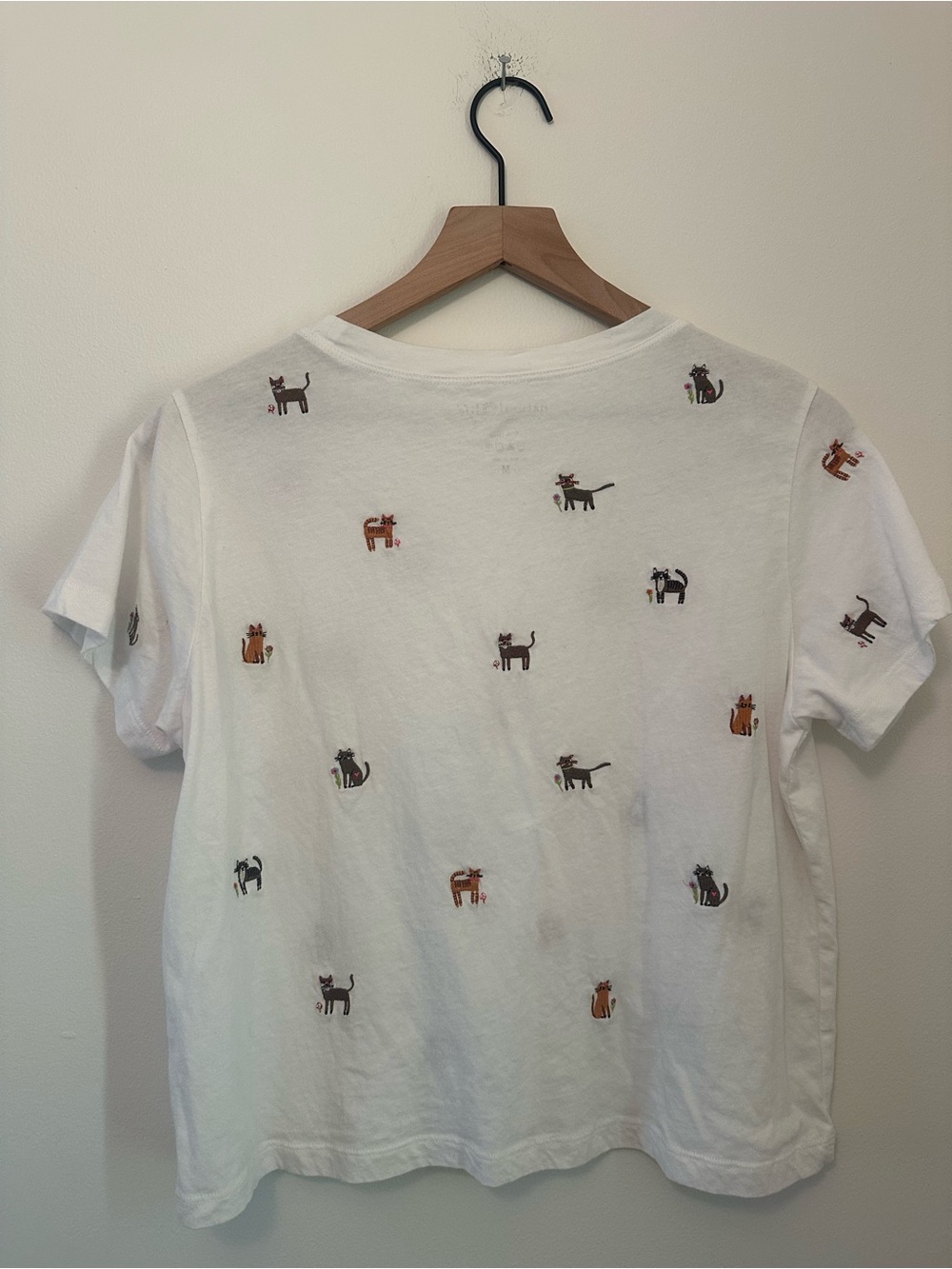 Natural Life Fave Little Things Embroidered Cat 100% Cotton White T-Shirt - Picture 4 of 6